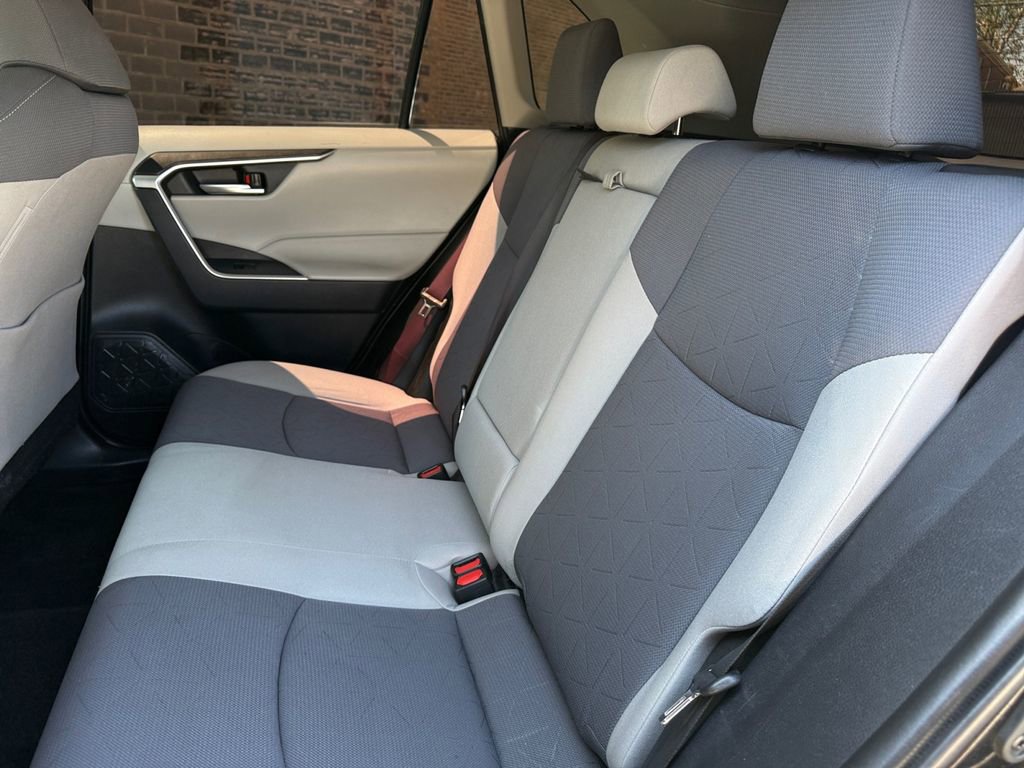 Certified 2019 Toyota RAV4 XLE FWD image 24