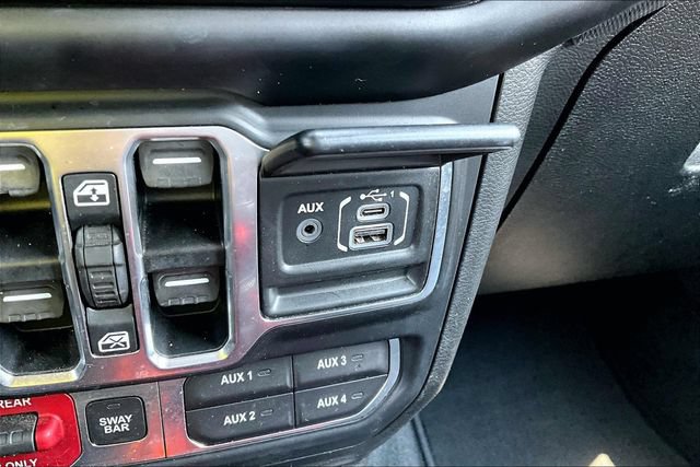 Used 2020 Jeep Wrangler Unlimited Rubicon w/ Dual Top Group AWD/4WD image 31