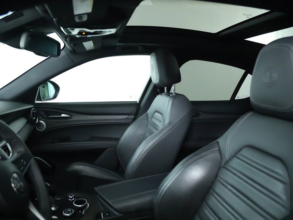 Used 2018 Alfa Romeo Stelvio Ti Sport image 20