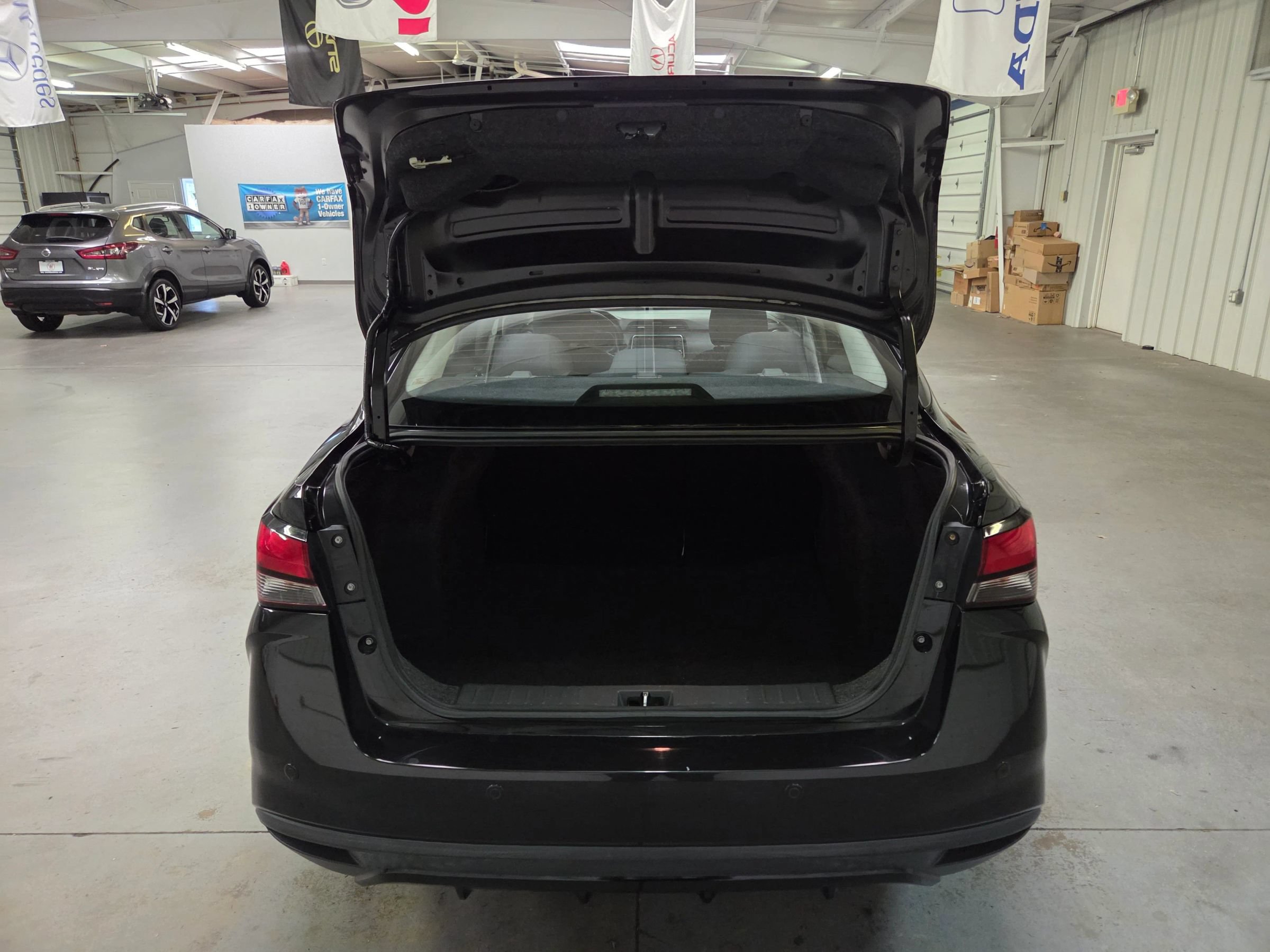 Used 2020 Nissan Versa S FWD image 32