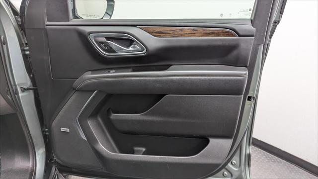 Used 2023 Chevrolet Suburban Premier image 26