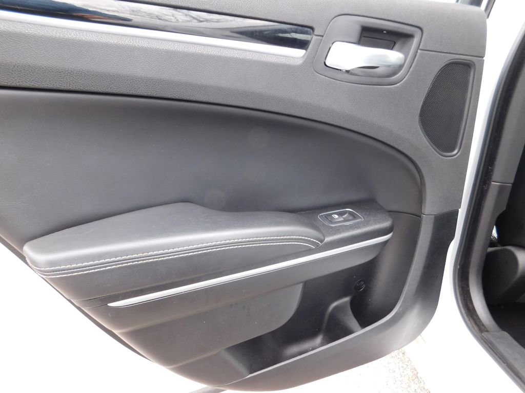 Used 2023 Chrysler 300 S image 10