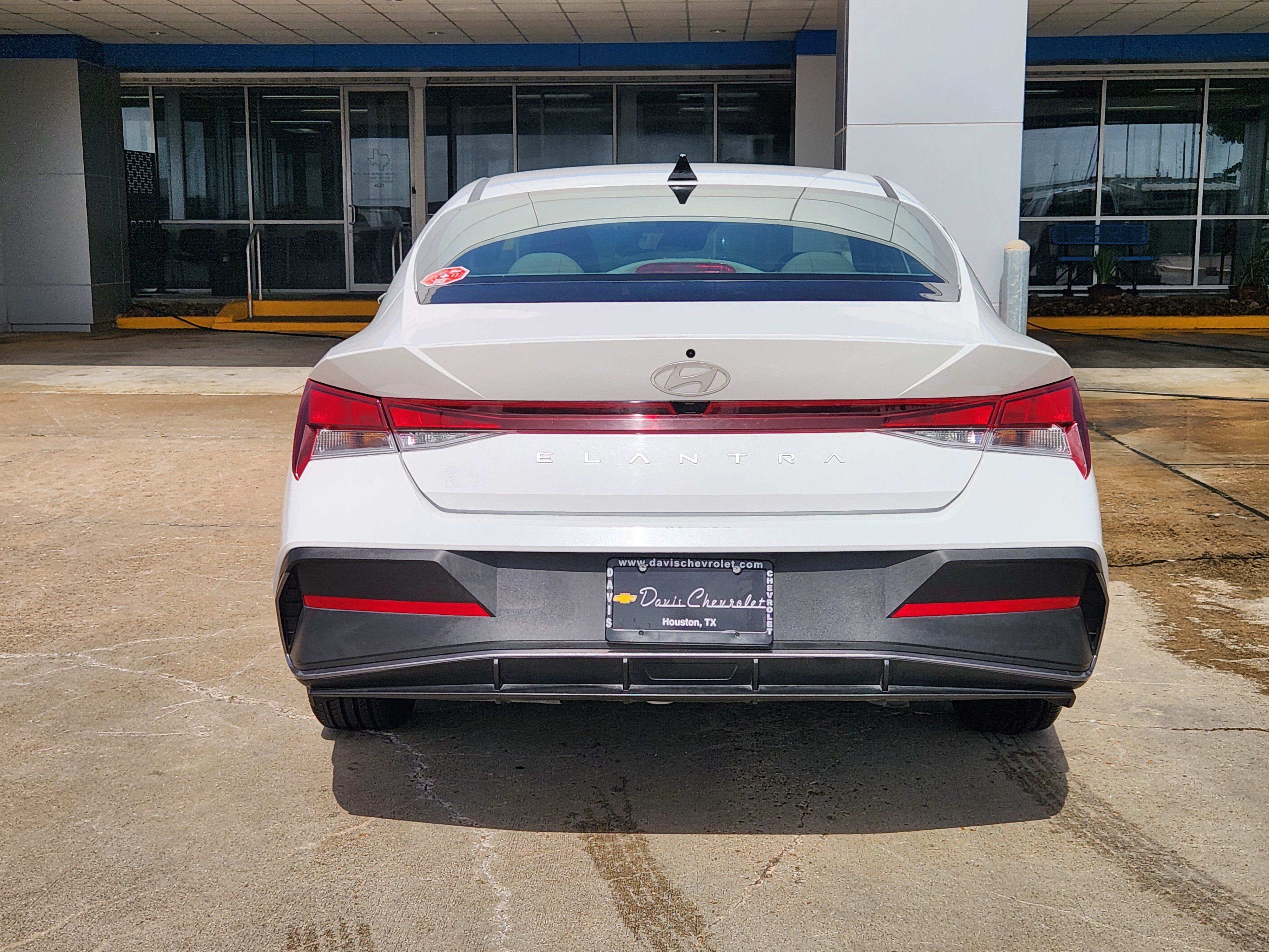 Used 2024 Hyundai Elantra SEL FWD image 6