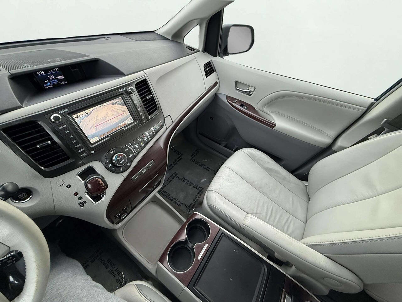 Used 2012 Toyota Sienna Limited image 21