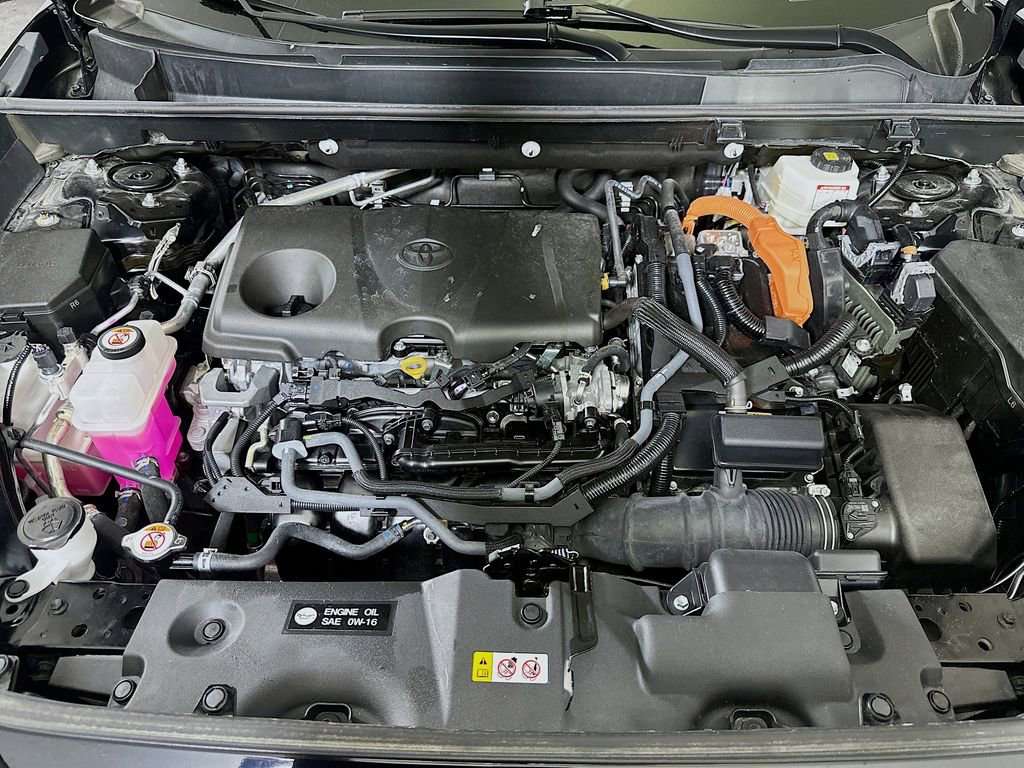 Used 2025 Toyota RAV4 LE AWD/4WD image 9