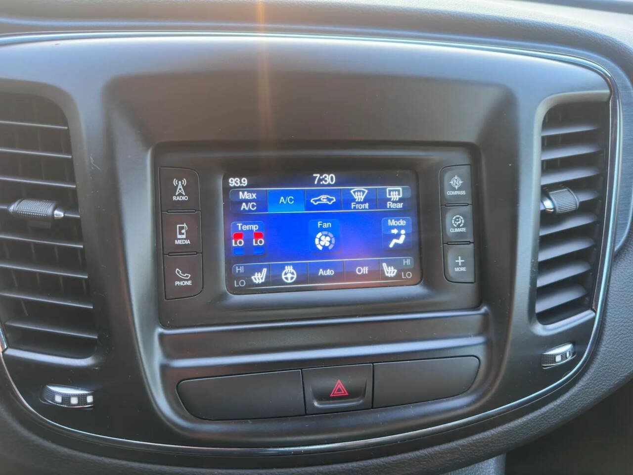 Used 2016 Chrysler 200 S w/ Comfort Group FWD image 16