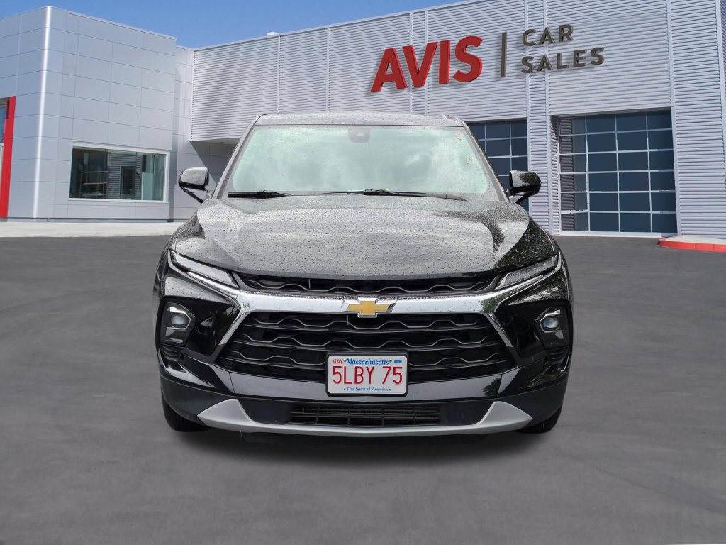 Used 2025 Chevrolet Blazer LT AWD/4WD image 2