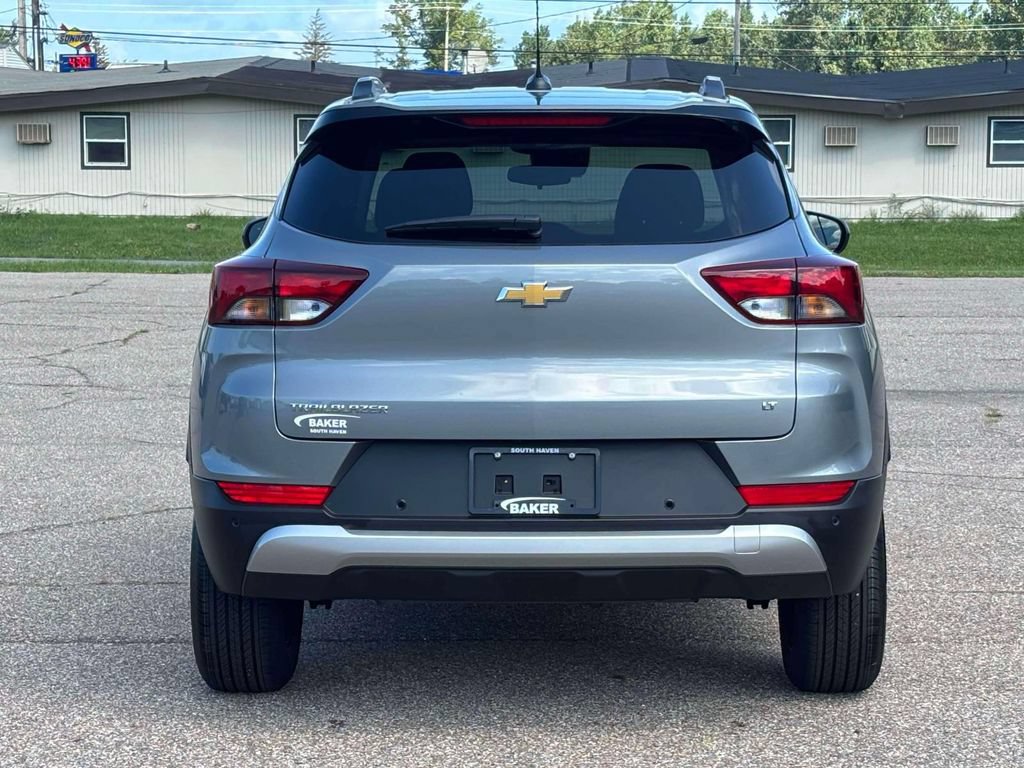 New 2026 Chevrolet TrailBlazer LT w/ LT Cold Weather Package FWD image 28