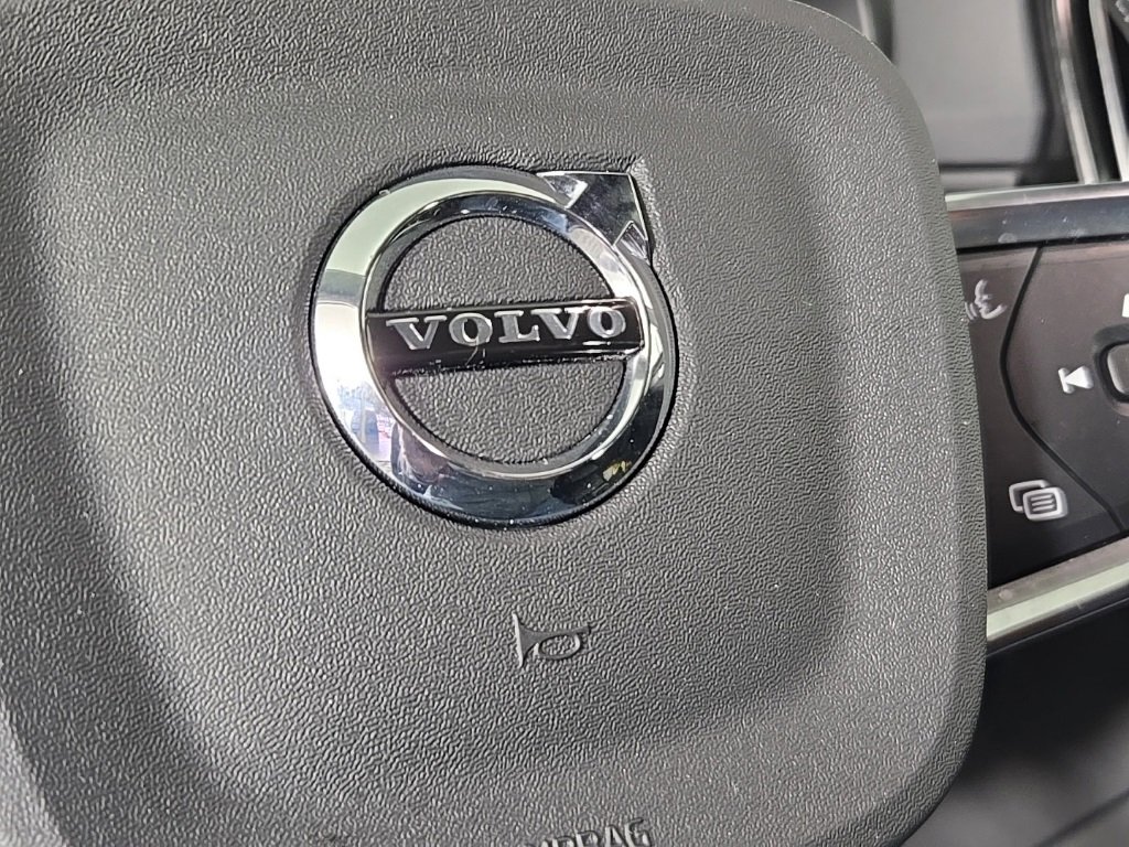 Certified 2024 Volvo XC40 B5 Plus w/ Protection Package Premier image 32