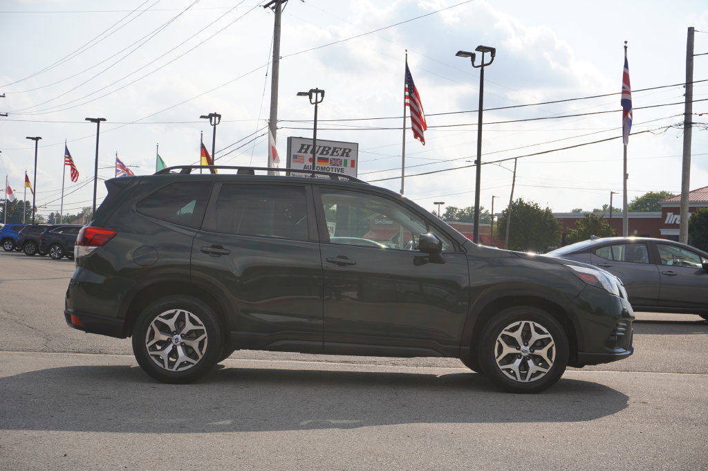 Used 2023 Subaru Forester Premium AWD/4WD image 8