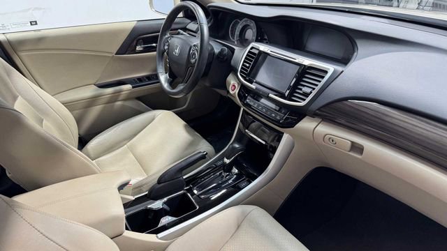 Used 2017 Honda Accord EX-L image 12
