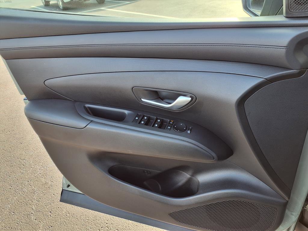 Used 2025 Hyundai Santa Cruz SE image 16