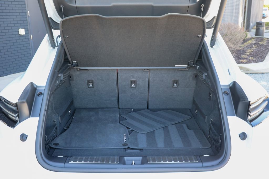 Certified 2025 Porsche Macan 4 Electric image 54