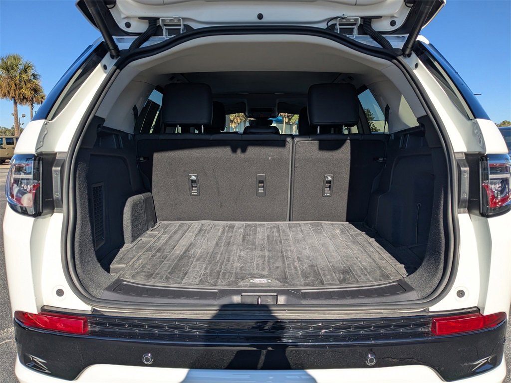 Used 2025 Land Rover Discovery Sport S image 11