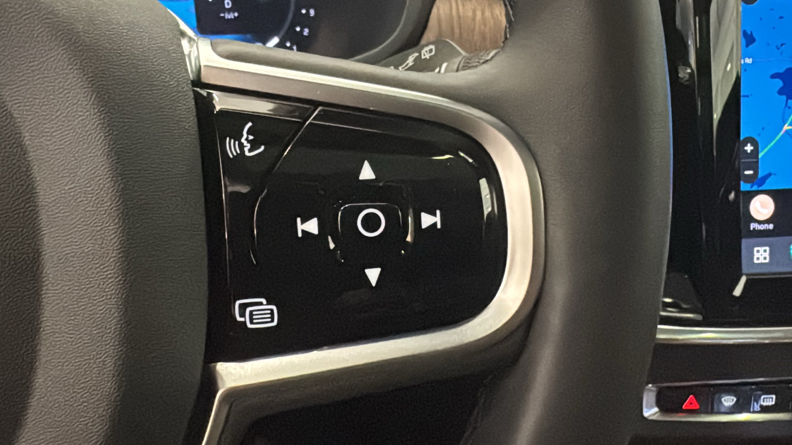 Certified 2025 Volvo V90 B6 Cross Country Ultra w/ Protection Package Premier AWD/4WD image 14