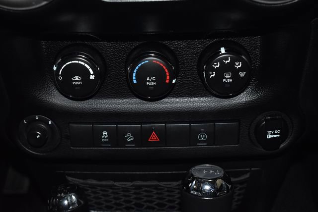 Used 2017 Jeep Wrangler Unlimited Sahara w/ Max Tow Package image 16