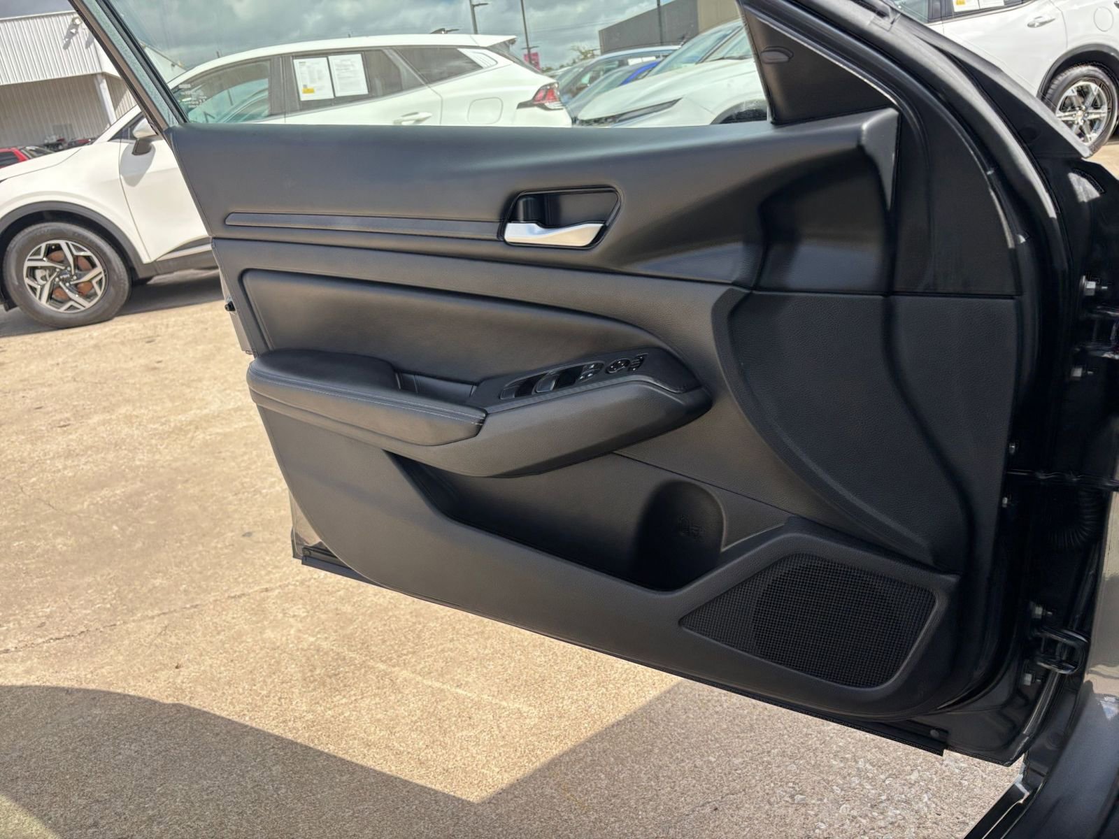 Used 2024 Nissan Altima 2.5 SV image 18