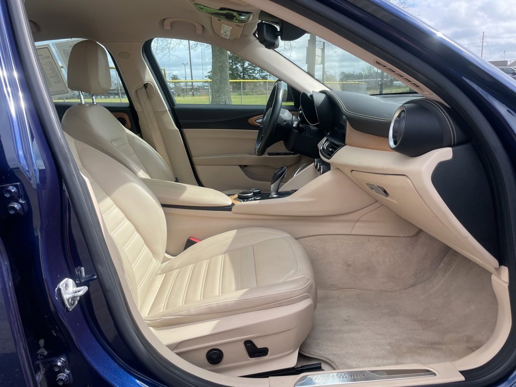 Used 2018 Alfa Romeo Giulia Ti w/ Quick Order Package 22Z Lusso image 17