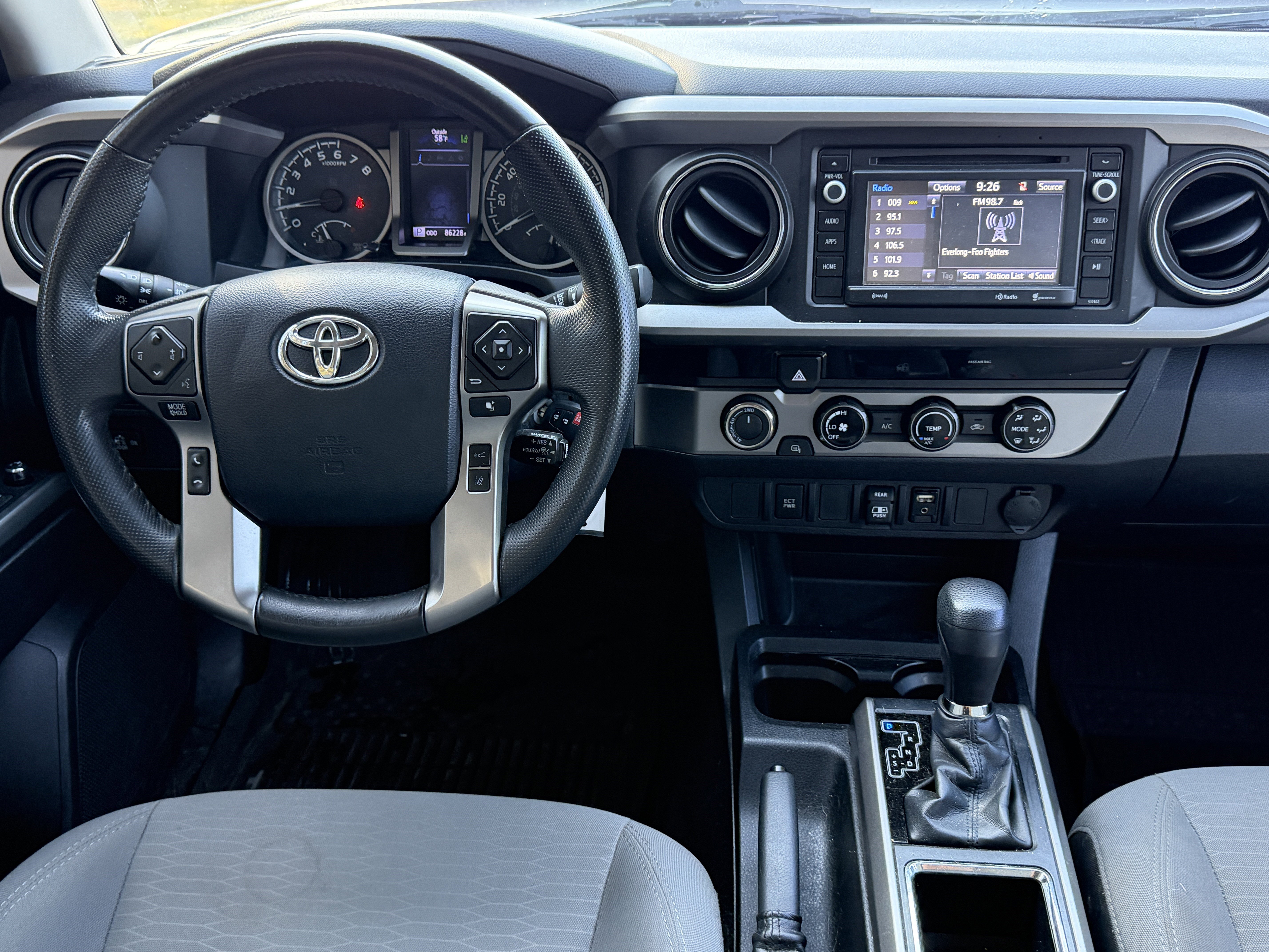 Used 2018 Toyota Tacoma SR5 image 7