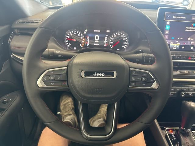 Used 2025 Jeep Compass Trailhawk AWD/4WD image 32