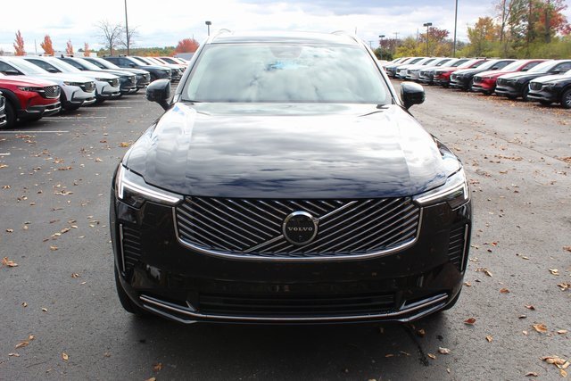 New 2026 Volvo XC90 B6 Plus w/ Protection Package Premier image 8
