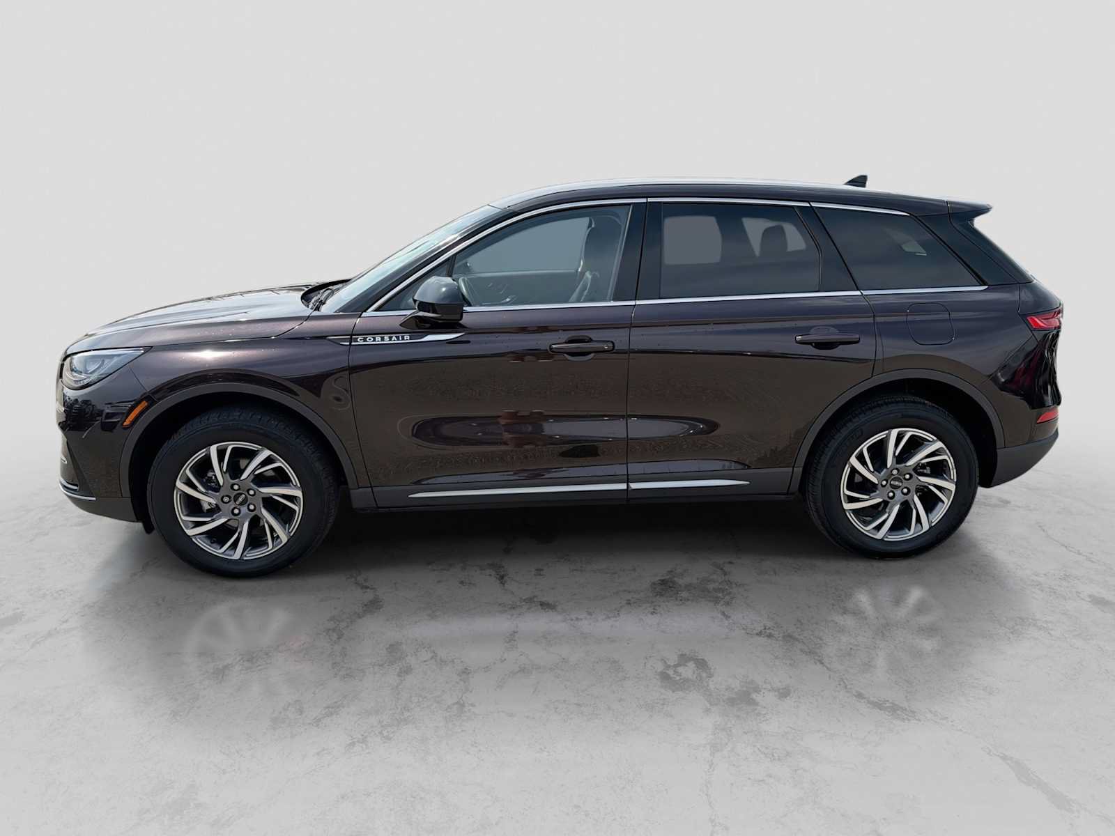 Used 2023 Lincoln Corsair FWD image 3