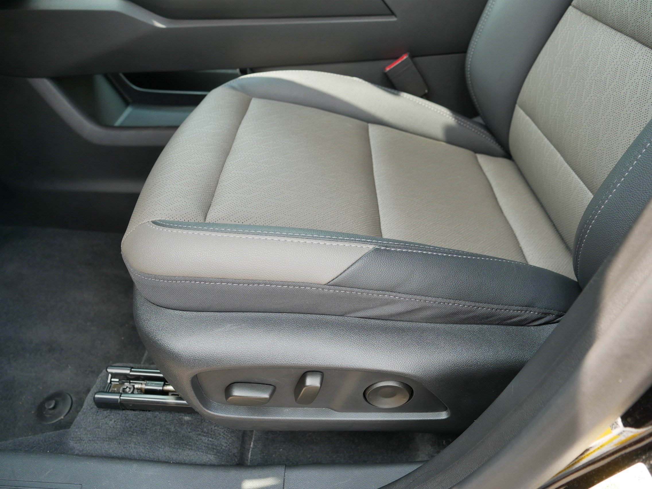 Used 2025 Chevrolet Equinox LT w/ Convenience Package II AWD/4WD image 20