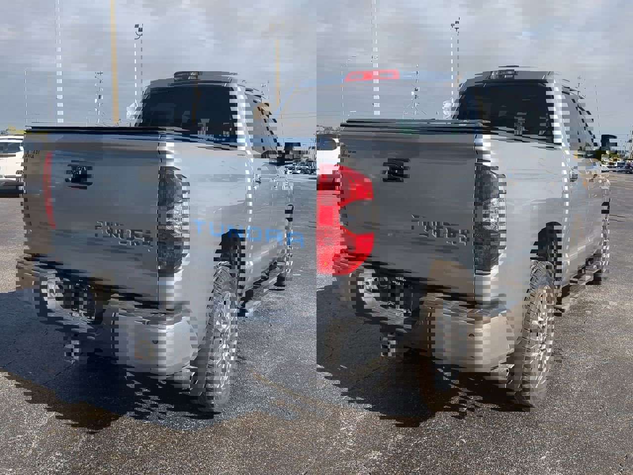 Used 2014 Toyota Tundra Platinum image 4