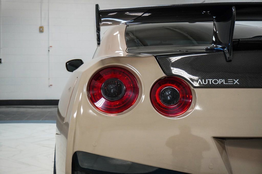 Used 2017 Nissan GT-R Premium AWD/4WD image 14