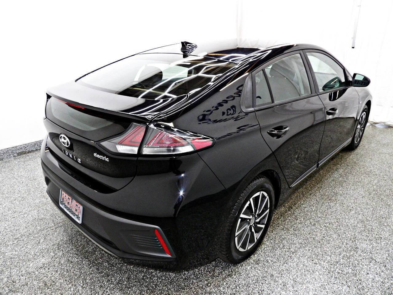 Used 2020 Hyundai Ioniq SE image 6