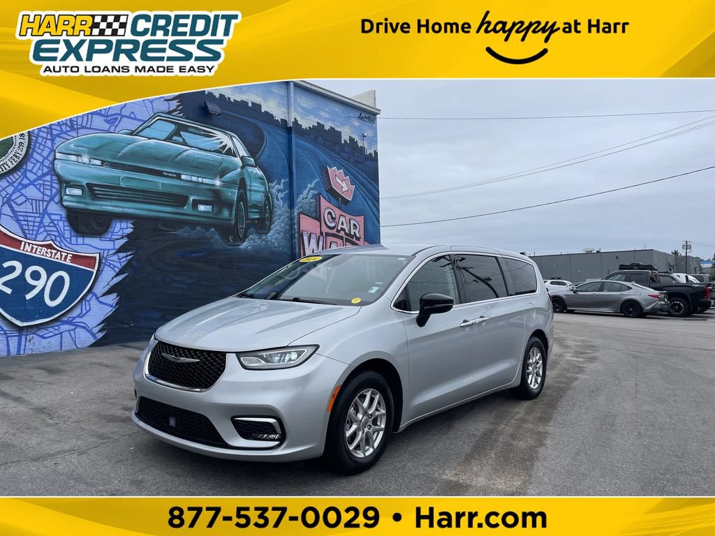 Used 2024 Chrysler Pacifica Touring-L FWD image 1