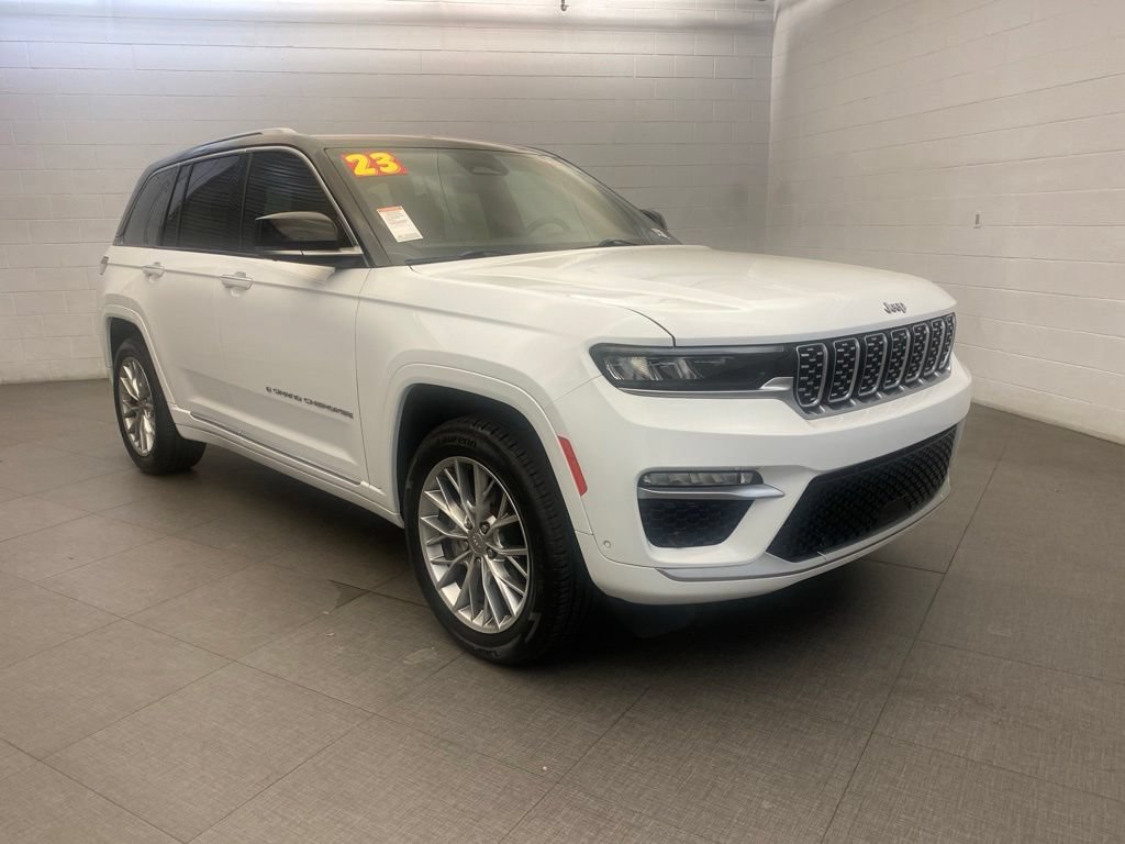 Used 2023 Jeep Grand Cherokee Summit w/ Adv Protech Group IV AWD/4WD image 13