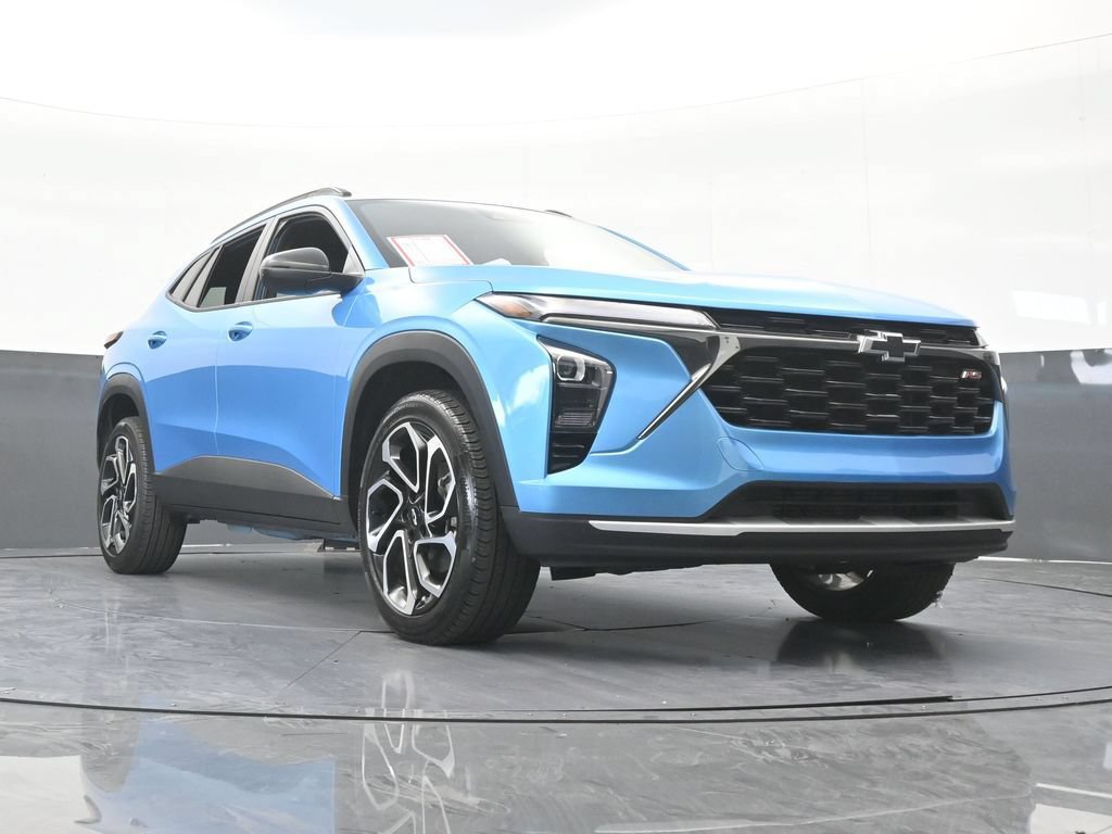 Used 2025 Chevrolet Trax RS FWD image 60