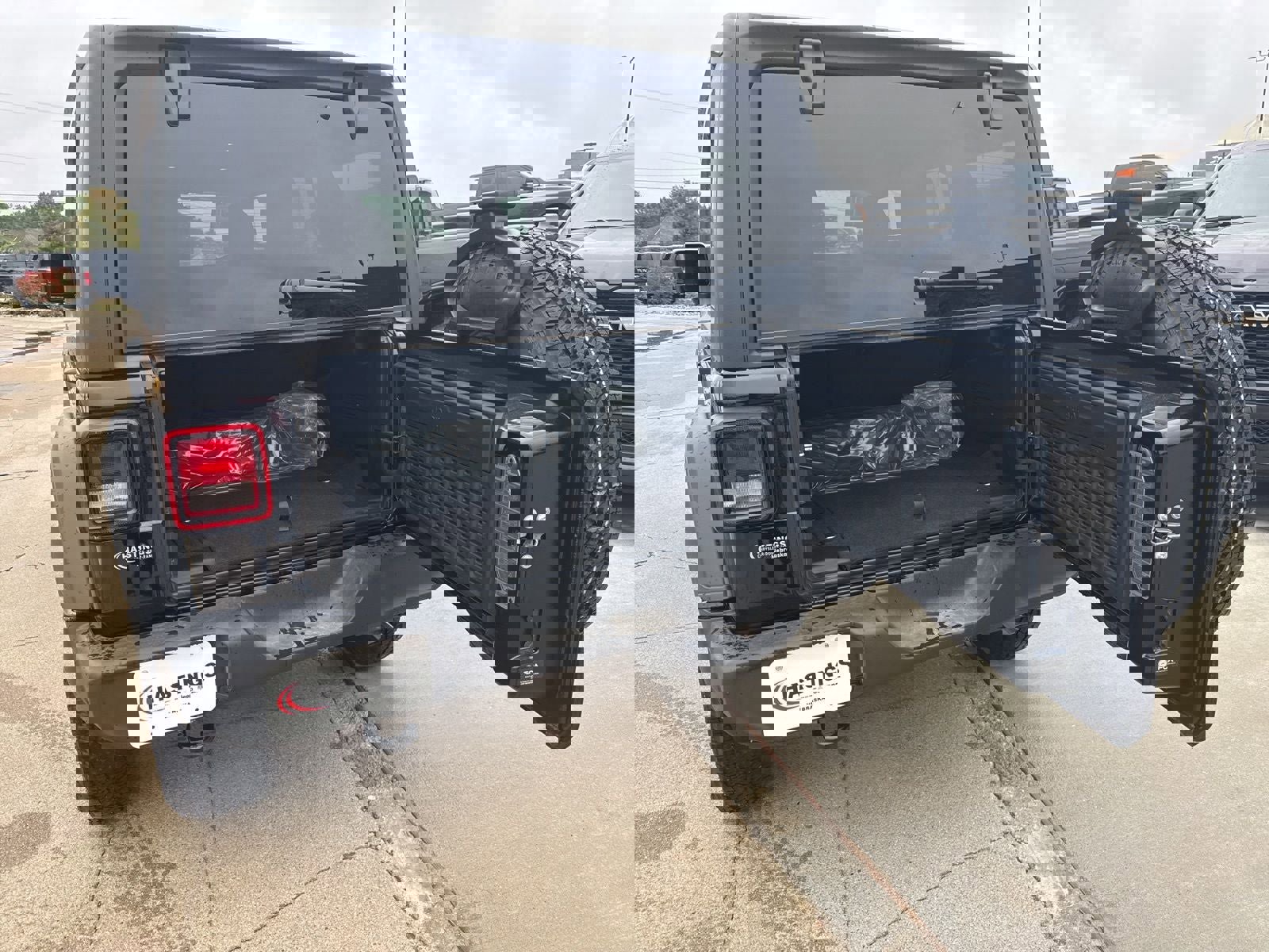 New 2025 Jeep Wrangler Unlimited Sport image 5