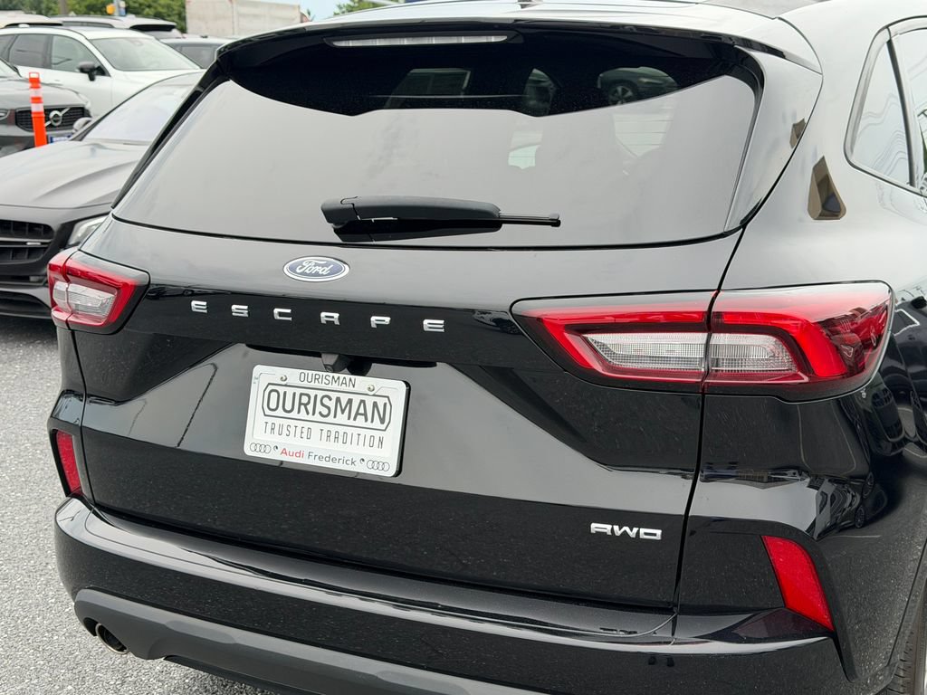 Used 2023 Ford Escape ST-Line Select AWD/4WD image 11