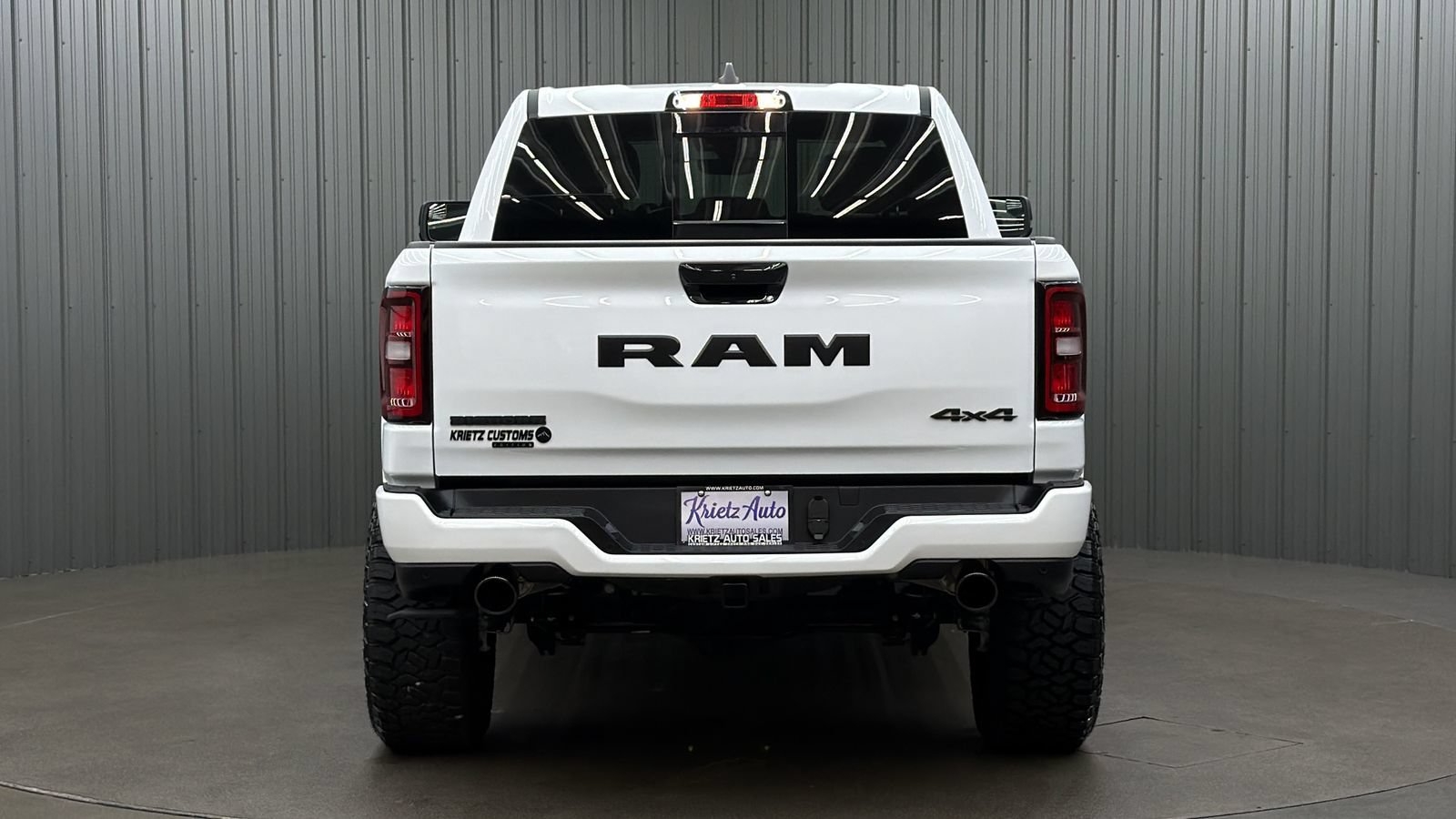 Used 2025 RAM 1500 Big Horn AWD/4WD image 4