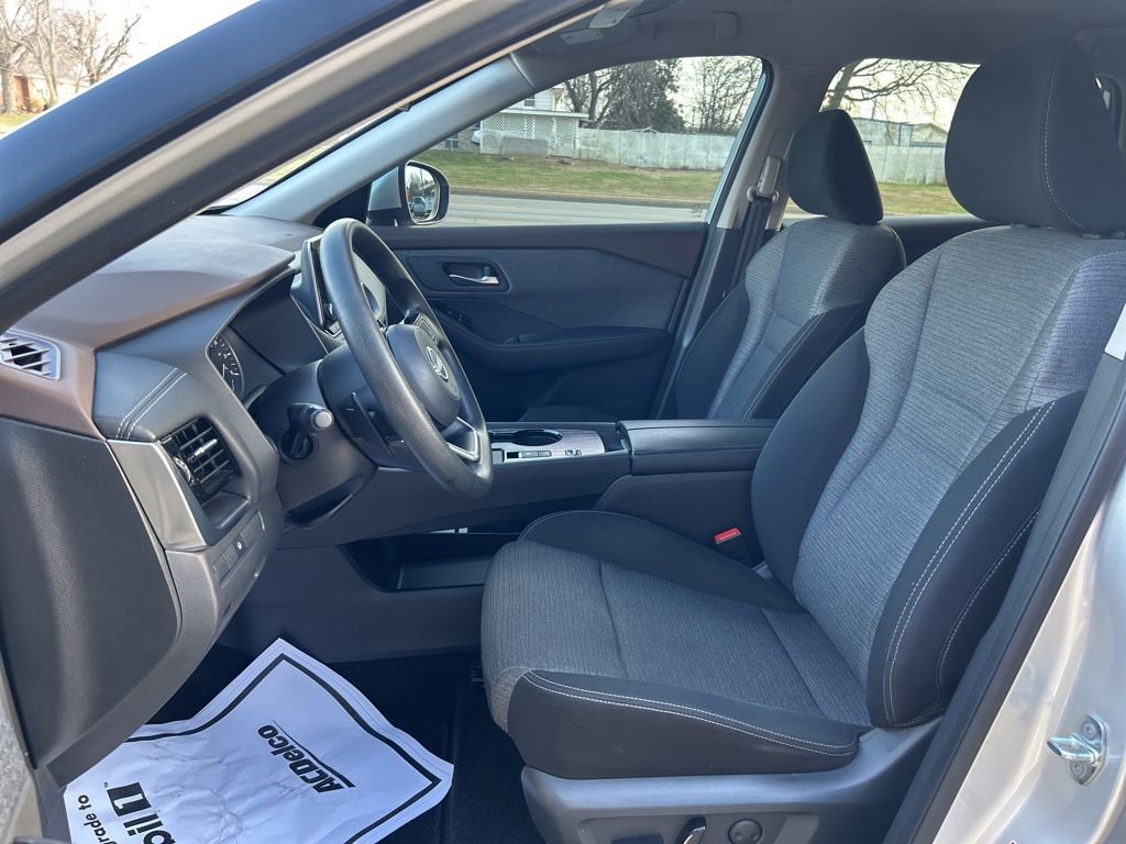 Used 2022 Nissan Rogue SV image 22