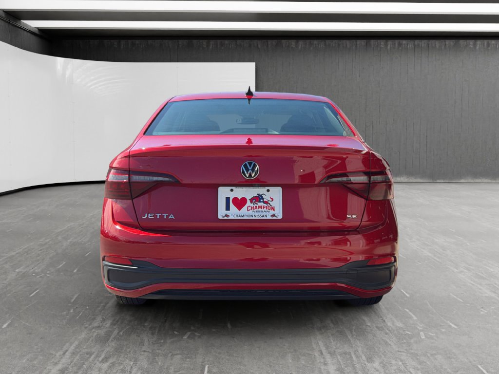 Used 2023 Volkswagen Jetta SE FWD image 4