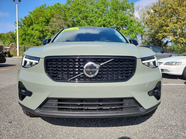 Used 2025 Volvo XC40 B5 Plus w/ Protection Package Premier image 15