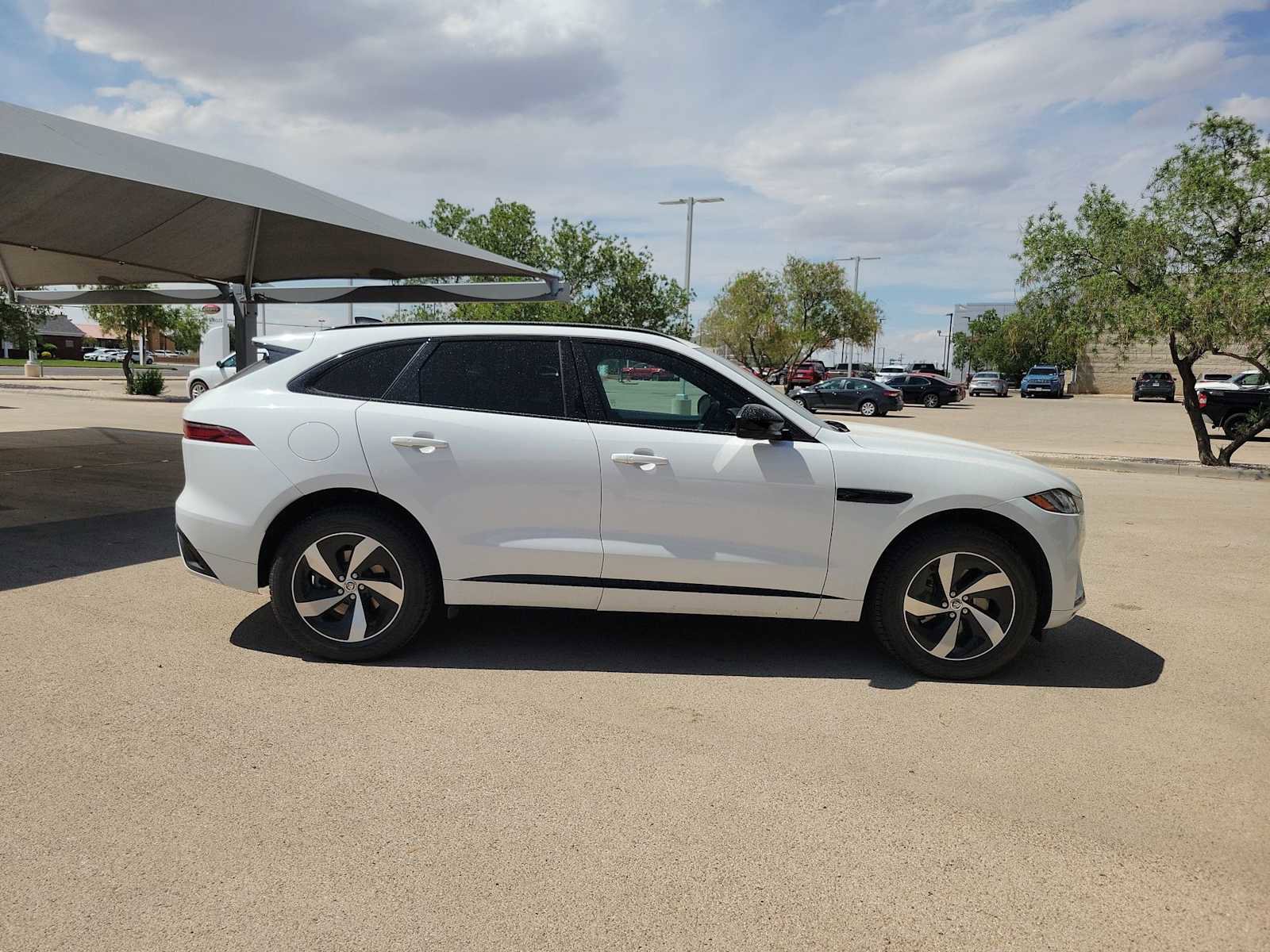 Used 2024 Jaguar F-PACE R-Dynamic S AWD/4WD image 9