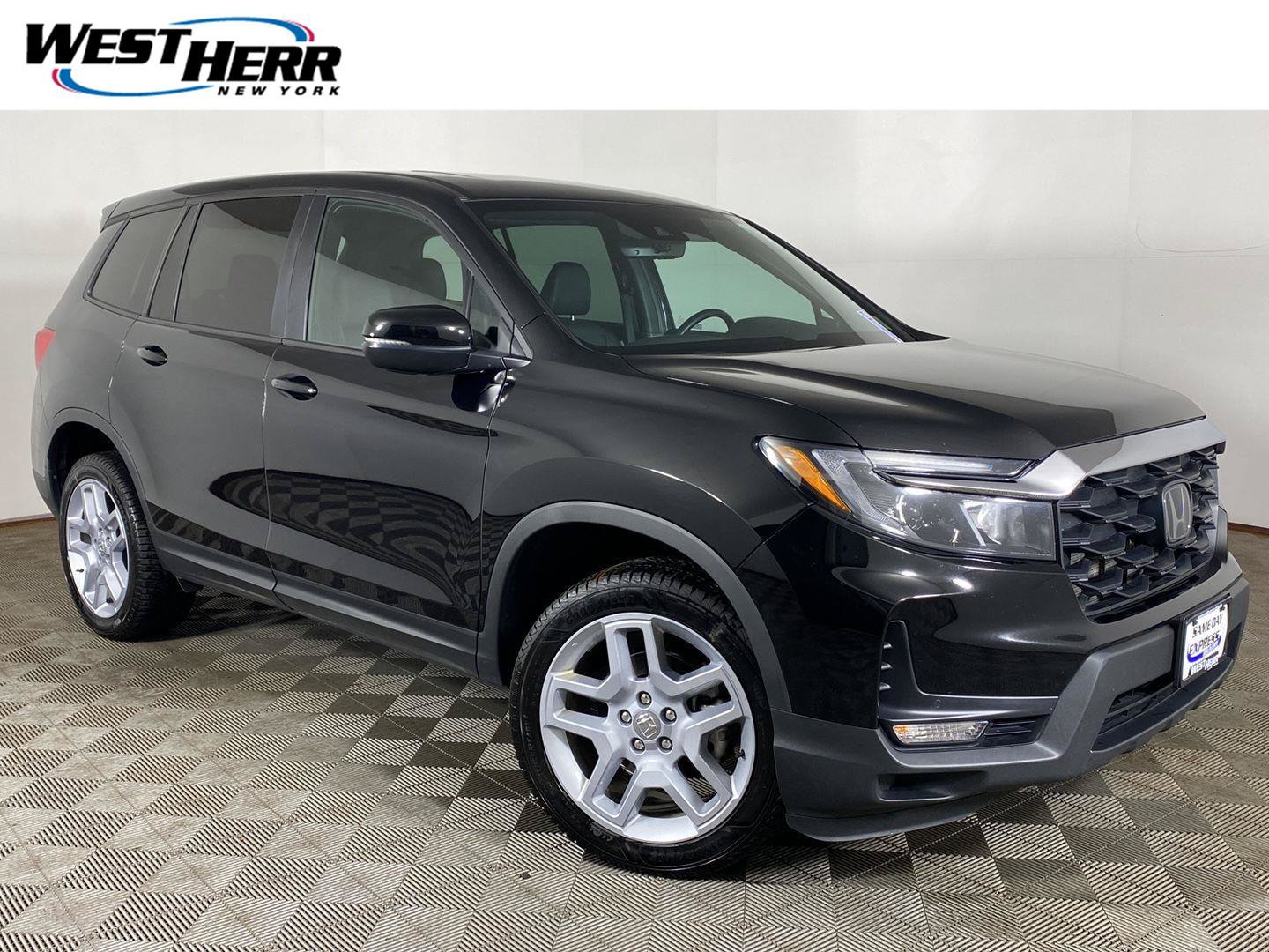 Used 2024 Honda Passport EX-L image 1