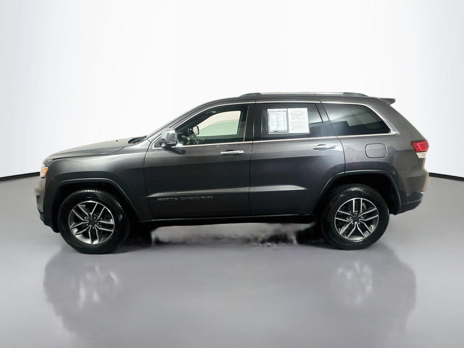 Used 2021 Jeep Grand Cherokee Limited AWD/4WD image 4