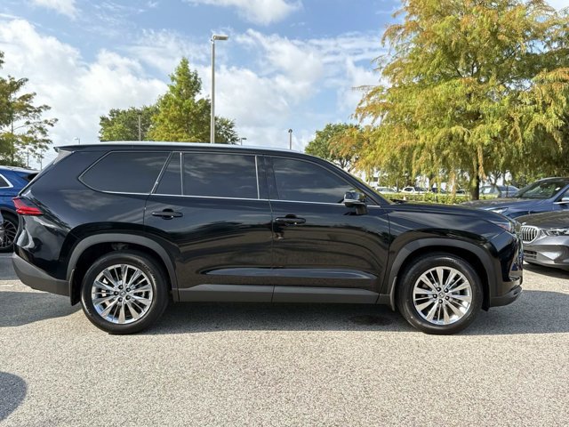 Used 2025 Toyota Grand Highlander AWD image 2