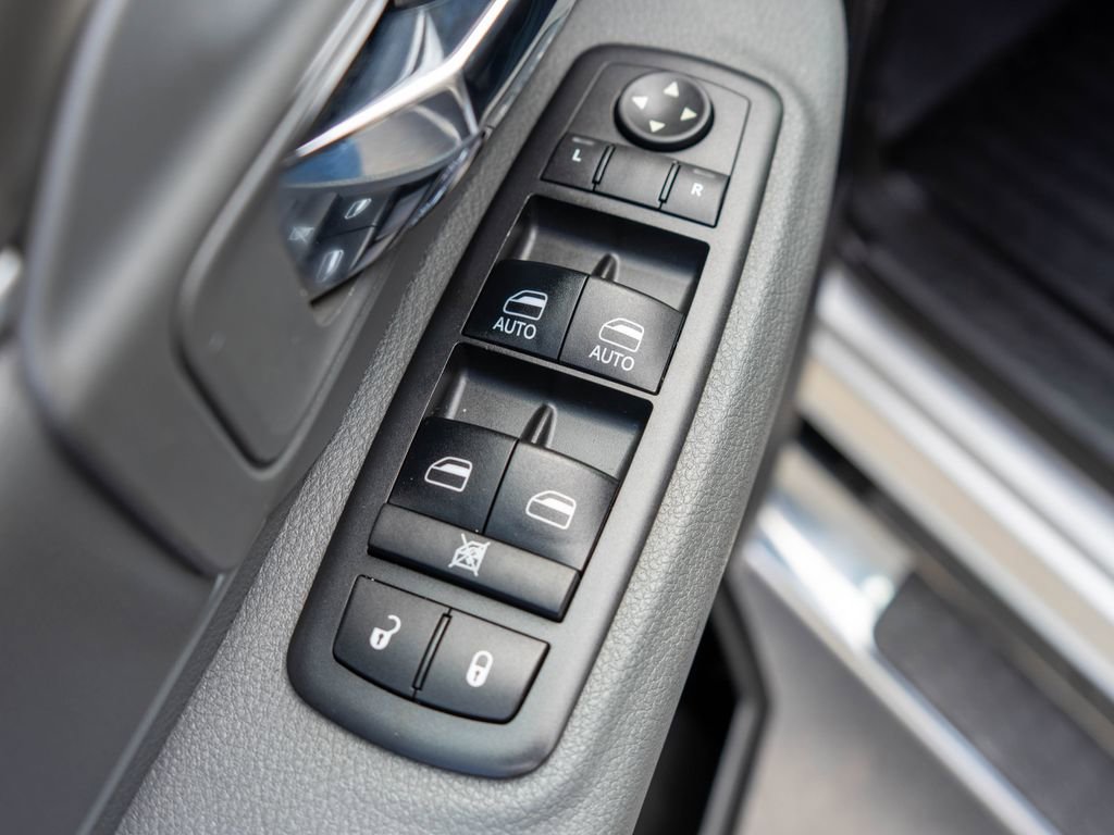 Used 2017 RAM 1500 Classic SLT image 16