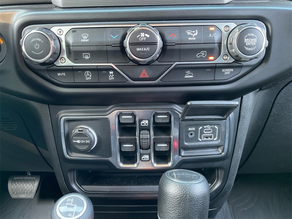 Used 2022 Jeep Gladiator Willys image 24