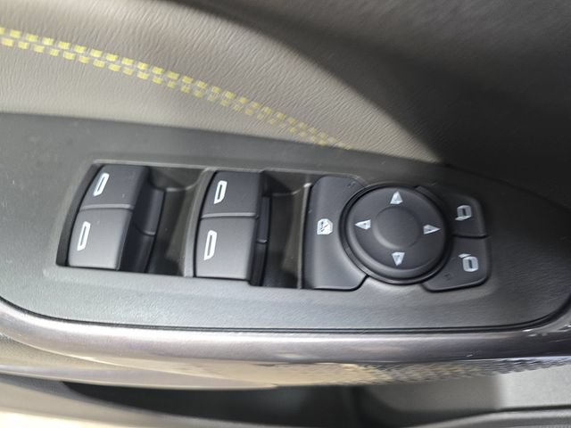 Used 2025 Chevrolet Trax ACTIV w/ Driver Confidence Package FWD image 28