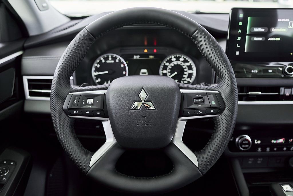 New 2026 Mitsubishi Outlander SE FWD image 36