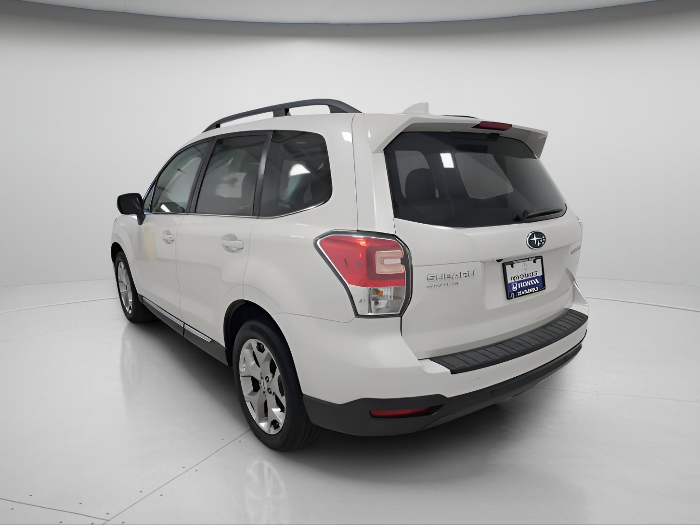 Used 2018 Subaru Forester 2.5i Touring w/ Popular Package #2 AWD/4WD image 5