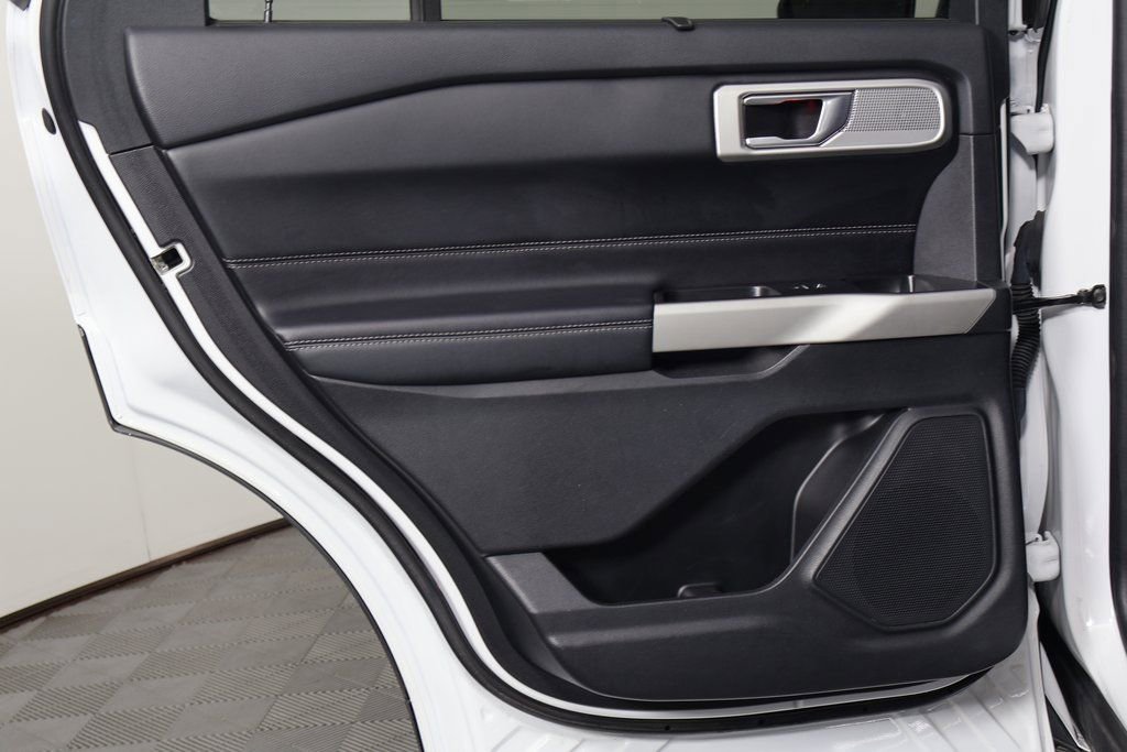 Used 2022 Ford Explorer Limited image 14