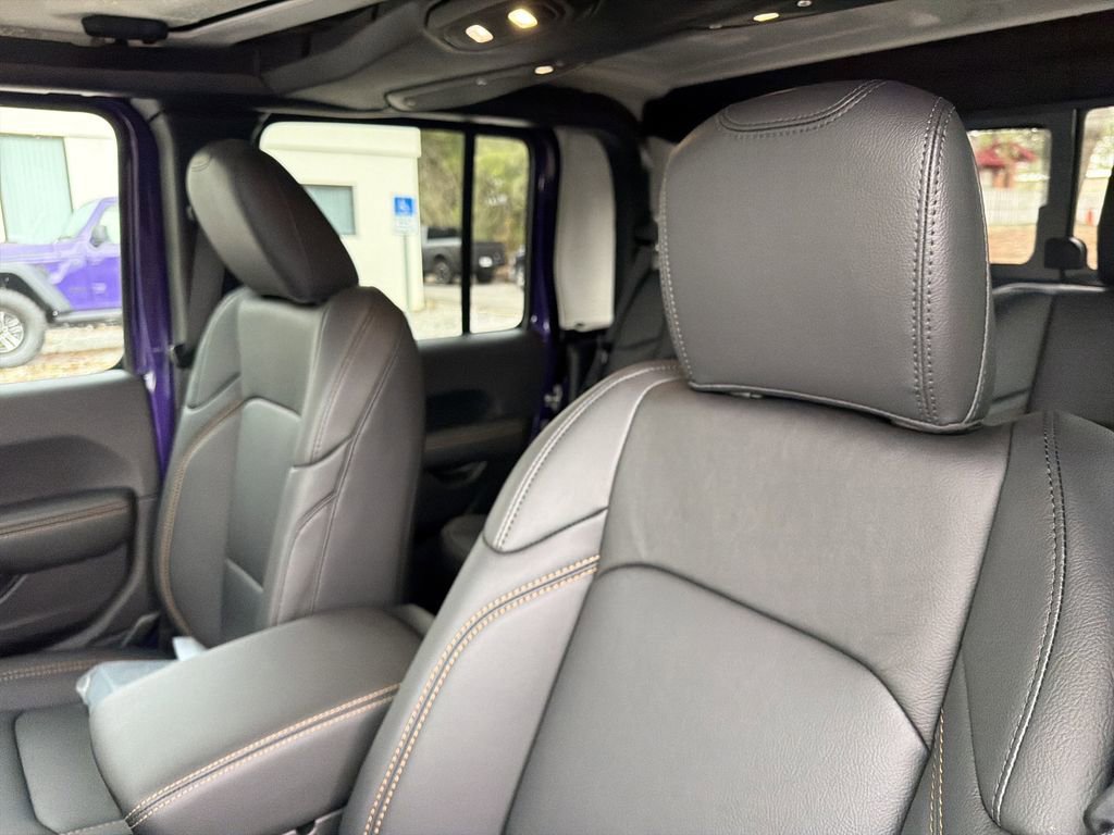 New 2026 Jeep Gladiator Sahara image 12